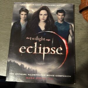The twilight saga eclipse official illustrated movie companion new